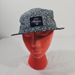 Toad and Co. Hat, Snapback Trucker Cap/Hat Lifhtweight Fish Outdoorsy Fishing